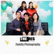 Themes Studio 荃湾影楼 提供家庭摄影服务 适合各大,小家庭,3 30人家庭摄影 全家幅
